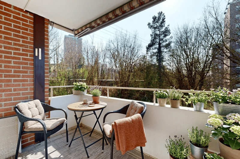 *RESERVIERT* Komplett saniert 2026 · 4.5 Zi · 103 m² · Lift · Balkon · Garage (5)