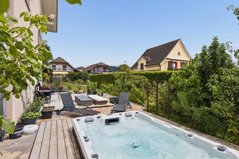 CHF 600'000 unter Schätzwert: 9-Zi-Haus, Jg. 2021 (7)