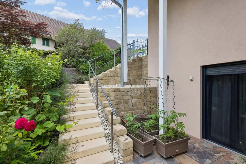 CHF 600'000 unter Schätzwert: 9-Zi-Haus, Jg. 2021 (4)