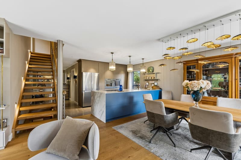CHF 600'000 unter Schätzwert: 9-Zi-Haus, Jg. 2021 (14)