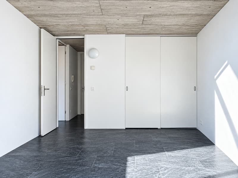 Zimmer mit Schrankwand
