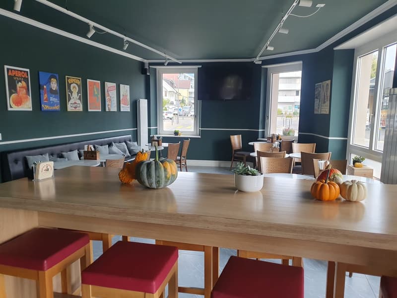 Restaurant mit zwei Terrassen und grossem Parkplatz – Region Biel–Grenchen (8)