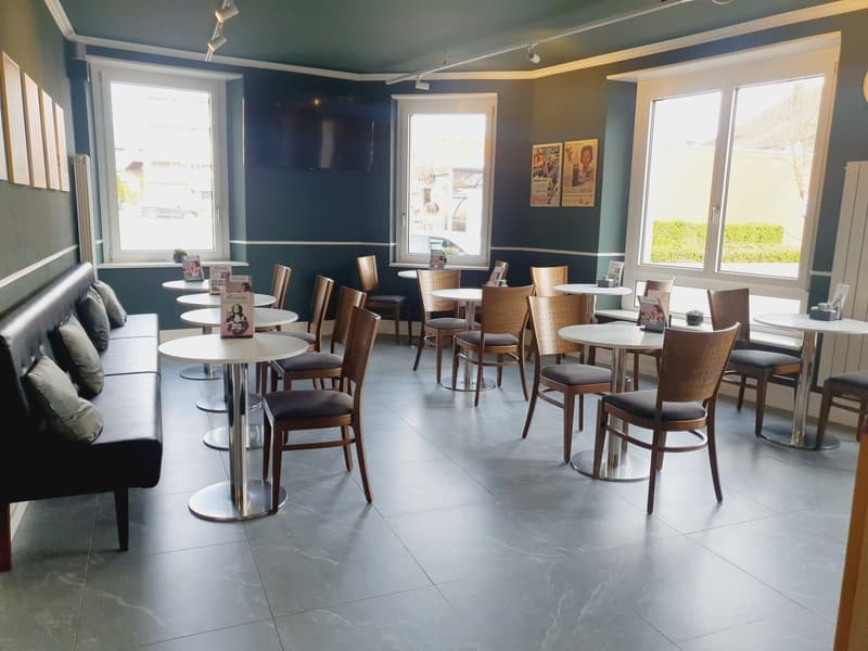 Restaurant mit zwei Terrassen und grossem Parkplatz – Region Biel–Grenchen (4)