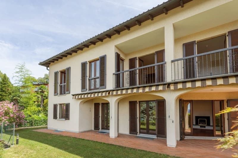 Single-family house with 6.5 rooms (2)
