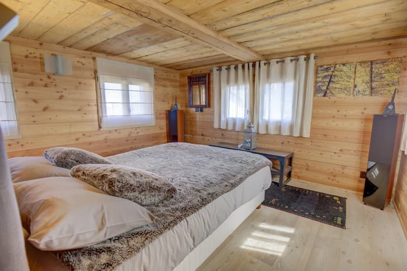 In the old village of Nendaz, semi-detached house with great character! (4)