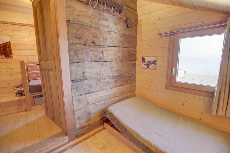 In the old village of Nendaz, semi-detached house with great character! (9)