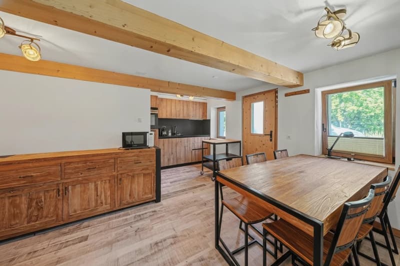 Chalet in a condominium ? Excellent rental potential (6)