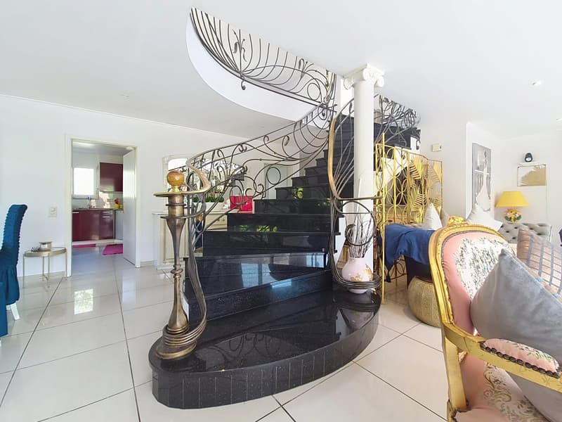 Unique villa in the heart of Sierre, close to Lake Géronde! (7)