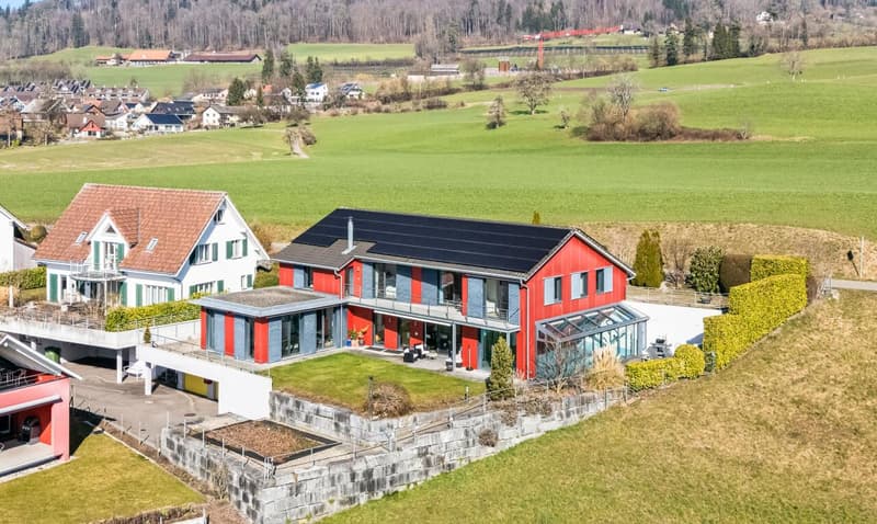 Grosszügiges 7-Zimmer-Einfamilienhaus mit Pool in Mettmenstetten – ab sofort verfügbar (1)