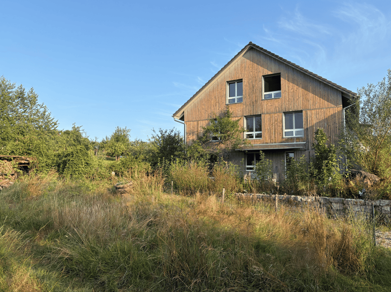 Spacious 5.5-Room Semi-Detached House with Beautiful Views in Uerzlikon (7)