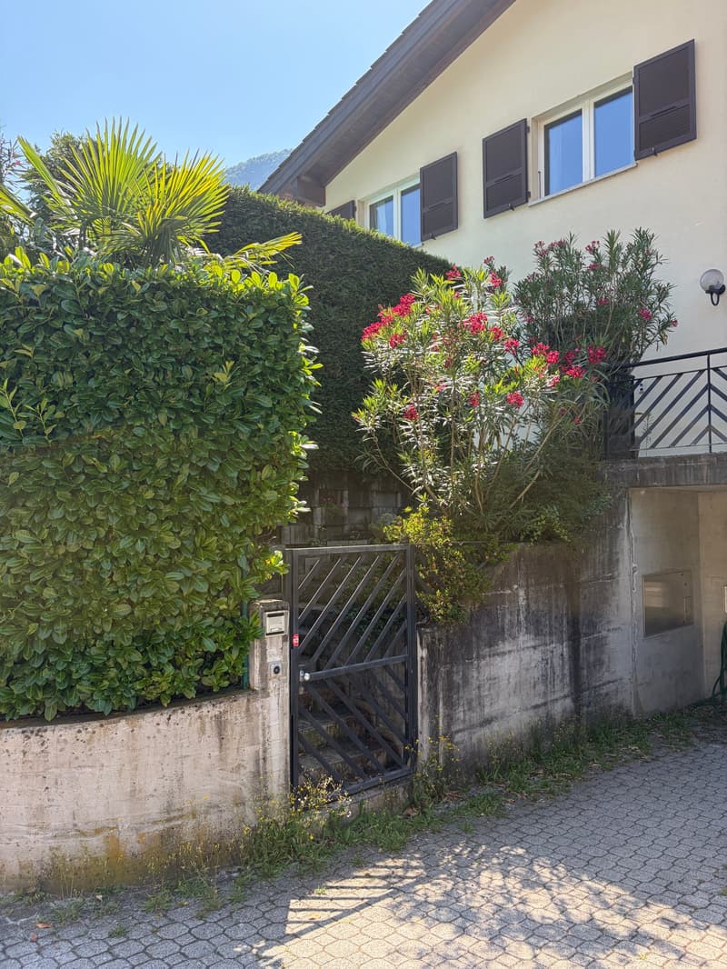 Einzigartige Einfamilienvilla mit Pool, Doppelgarage und Seeblick (3)