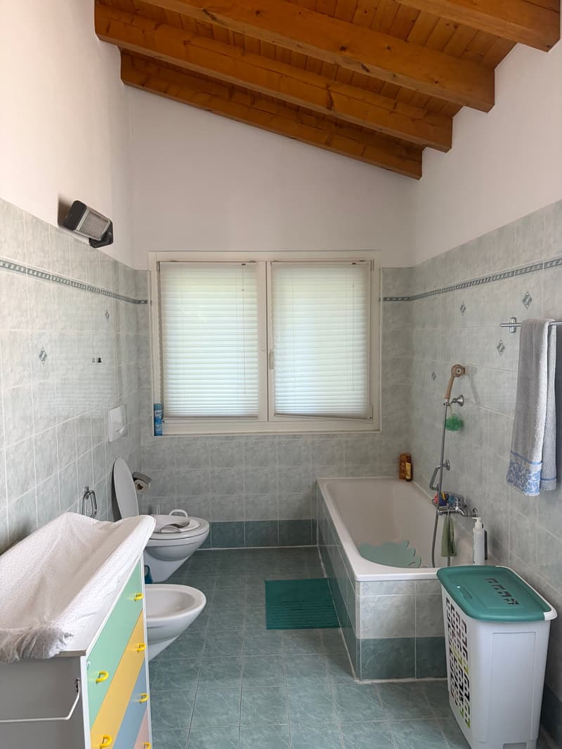 Einzigartige Einfamilienvilla mit Pool, Doppelgarage und Seeblick (7)