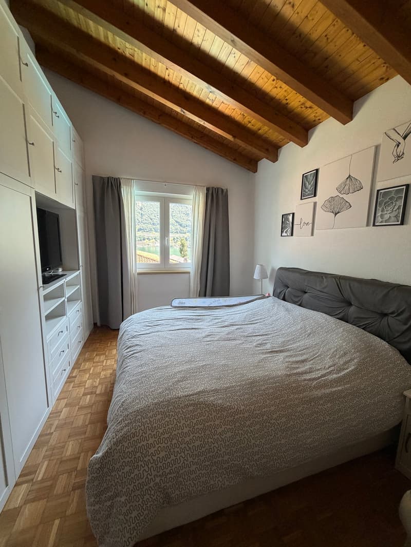 Einzigartige Einfamilienvilla mit Pool, Doppelgarage und Seeblick (8)