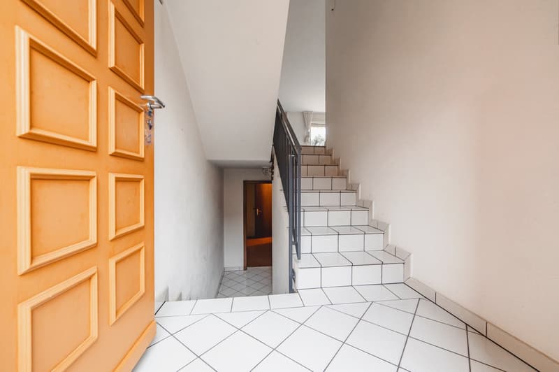 Charming Semi-Detached House with 5.5 Rooms in Chiasso – Available Immediately! (18)