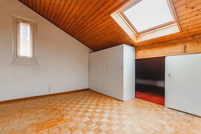 Charming Semi-Detached House with 5.5 Rooms in Chiasso – Available Immediately! (16)