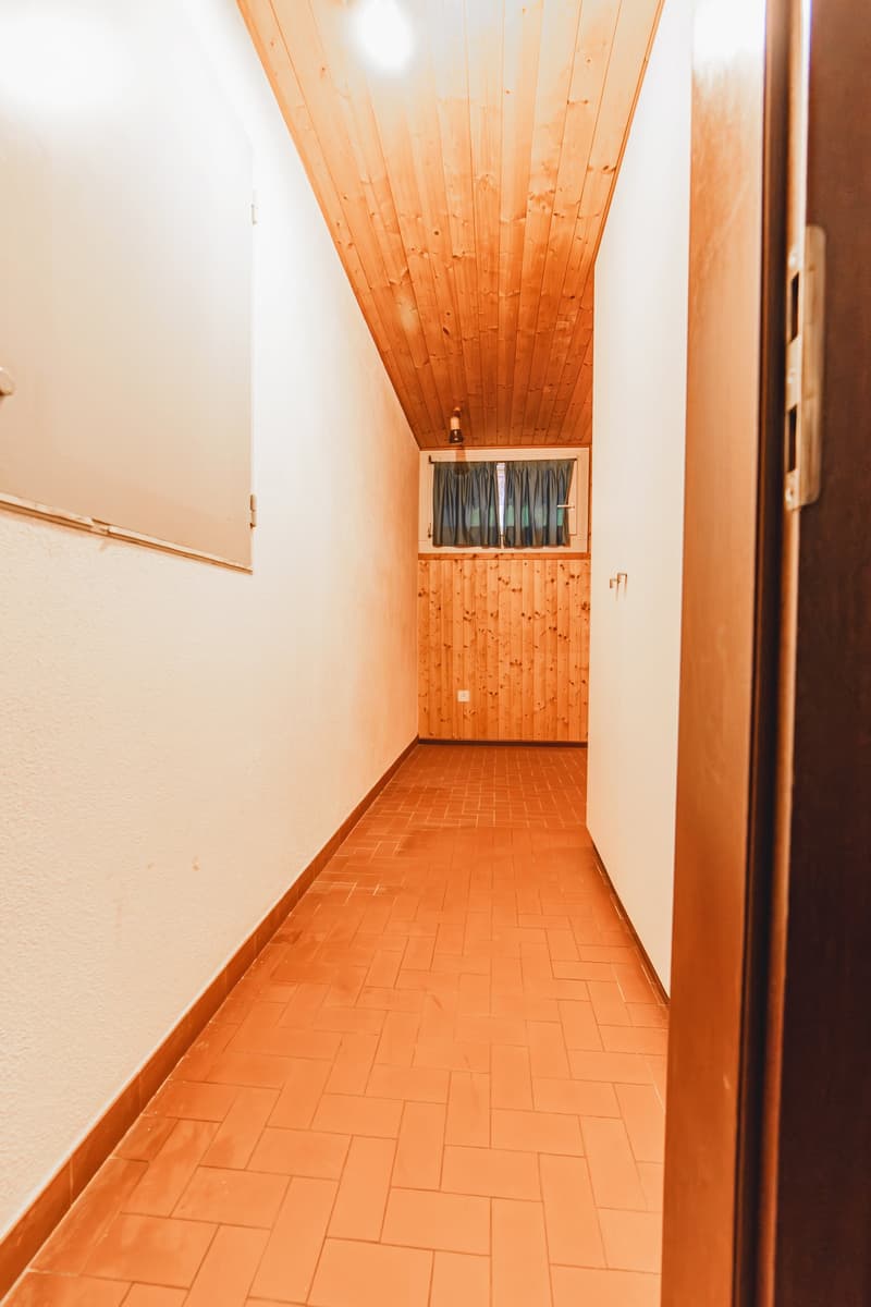 Charming Semi-Detached House with 5.5 Rooms in Chiasso – Available Immediately! (19)