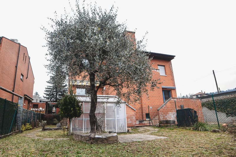 Charming Semi-Detached House with 5.5 Rooms in Chiasso – Available Immediately! (25)