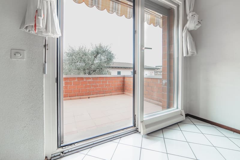 Charming Semi-Detached House with 5.5 Rooms in Chiasso – Available Immediately! (23)