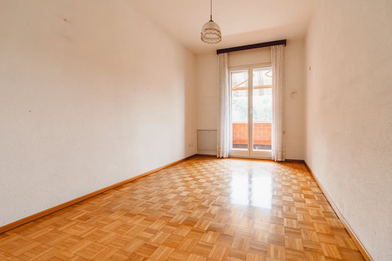 Charming Semi-Detached House with 5.5 Rooms in Chiasso – Available Immediately! (14)