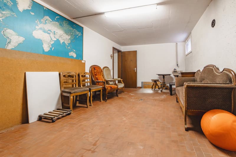Charming Semi-Detached House with 5.5 Rooms in Chiasso – Available Immediately! (22)