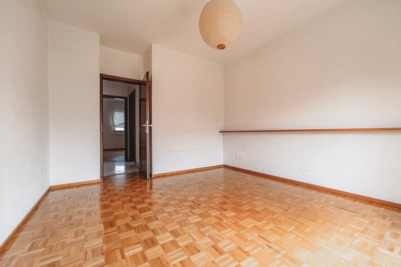 Charming Semi-Detached House with 5.5 Rooms in Chiasso – Available Immediately! (8)