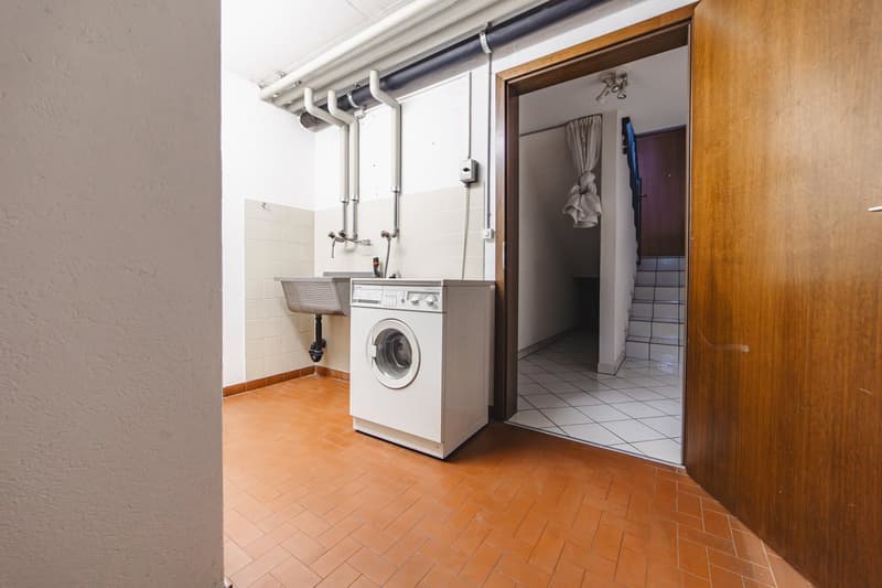 Charming Semi-Detached House with 5.5 Rooms in Chiasso – Available Immediately! (21)