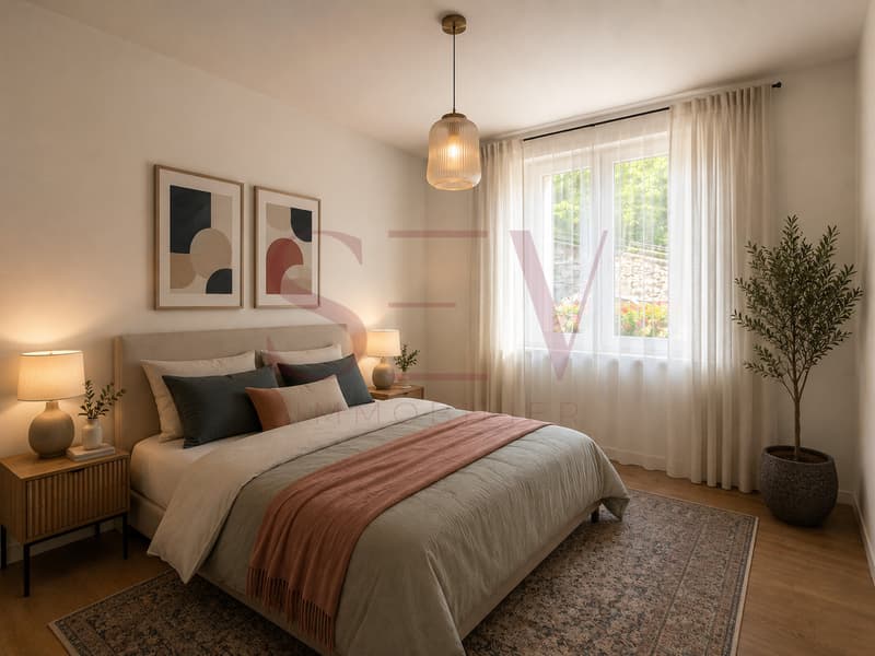 Chambre d'enfant ou bureau selon vos besoins / a white bedroom with a large window, a bed, lamp and potted plant