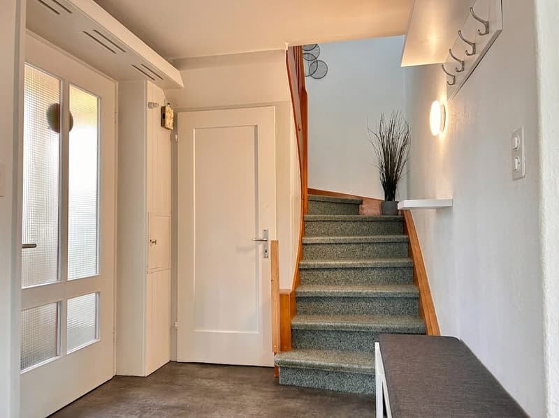 Reihen-Einfamilienhaus mit Garage und Garten in Lichtensteig (3)