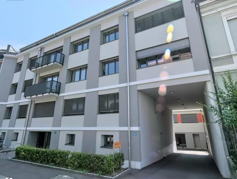 Garagenbox im Innenhof zu vermieten! (1)