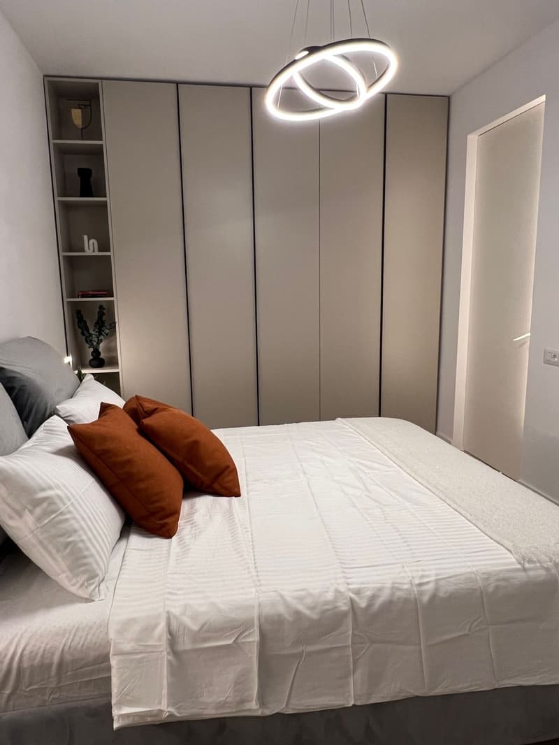 Charming 2-Room Apartment in Zürich's Vibrant District 4 (23)