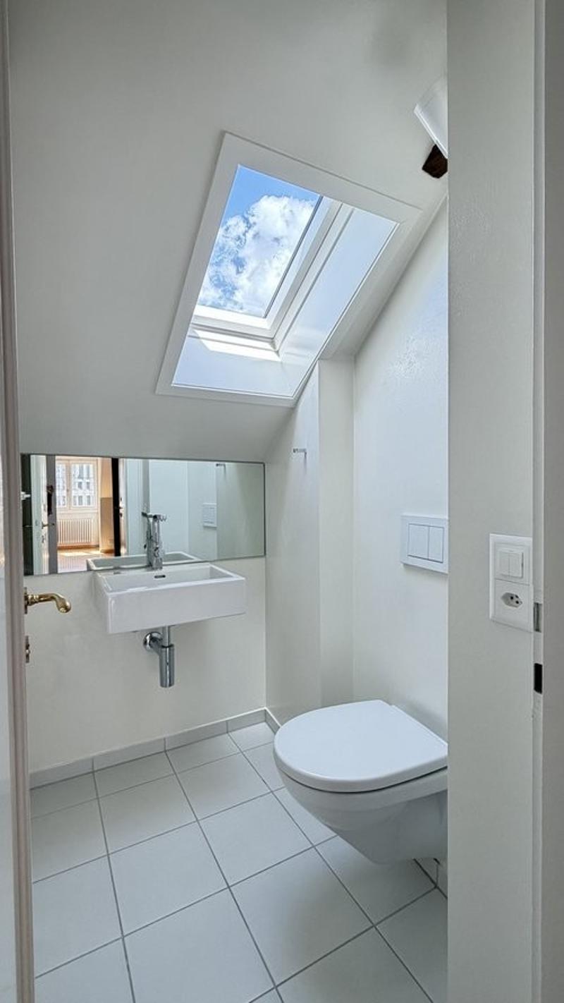 Charmante 3-Zimmer-Wohnung mit Balkon in der Zürcher Altstadt sofort verfügbar (2)