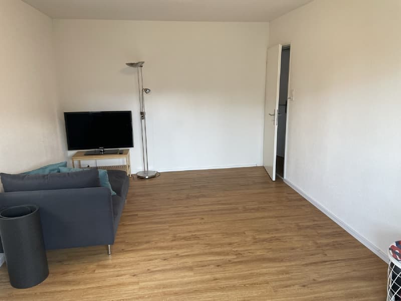 Gemütliche 2.5-Zimmer-Wohnung mit Balkon in Regensdorf sofort verfügbar! (4)