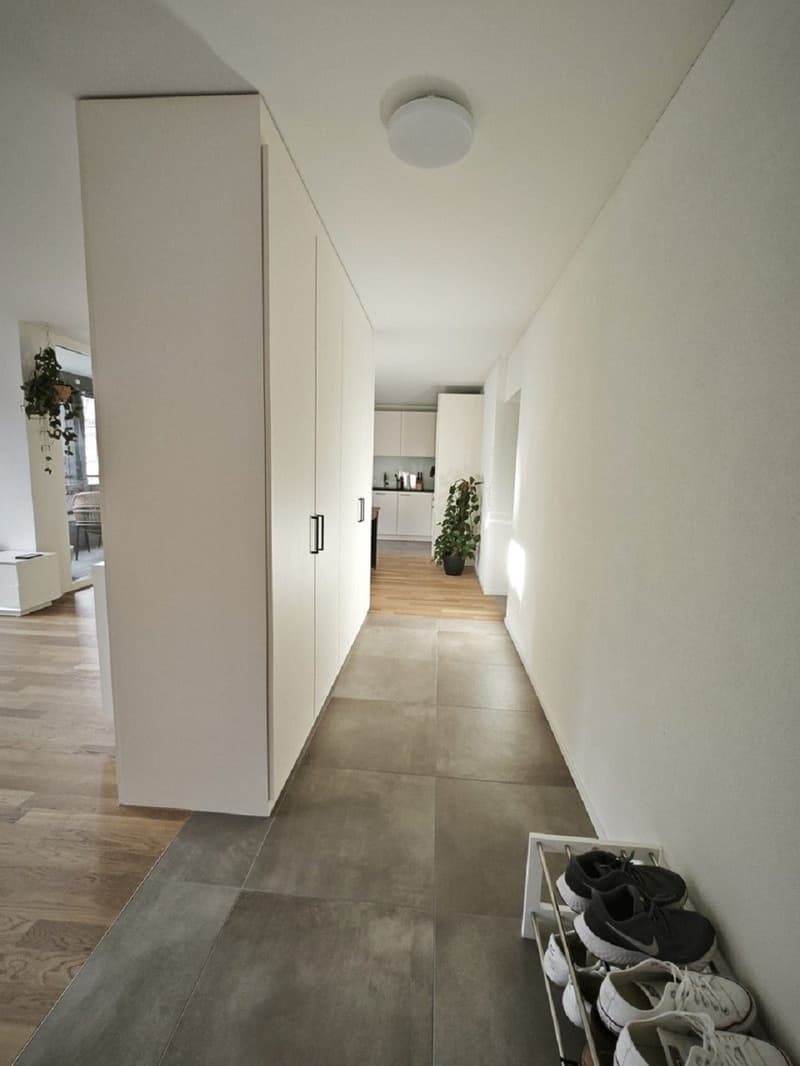 Helle 2.5-Zimmer-Wohnung an zentraler Lage in Lyss (1)