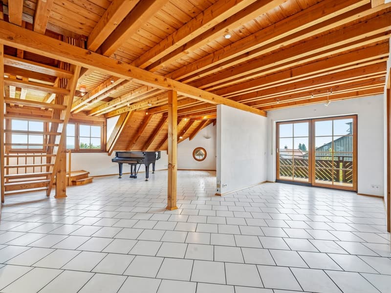 Charmante 5.5-Zimmer-Dachgeschosswohnung mit Panoramablick in Gaienhofen (5)