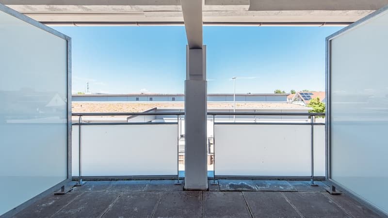 SCHÖNE 1 ZIMMER WOHNUNG MIT BALKON (2)