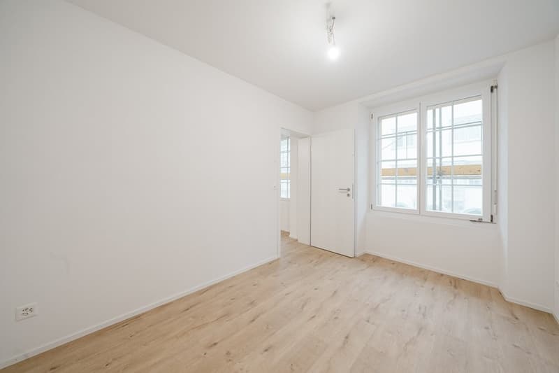 MODERNE UND HELLE 2.5-ZIMMER-WOHNUNG IM ZENTRUM VON DIESSENHOFEN (5)