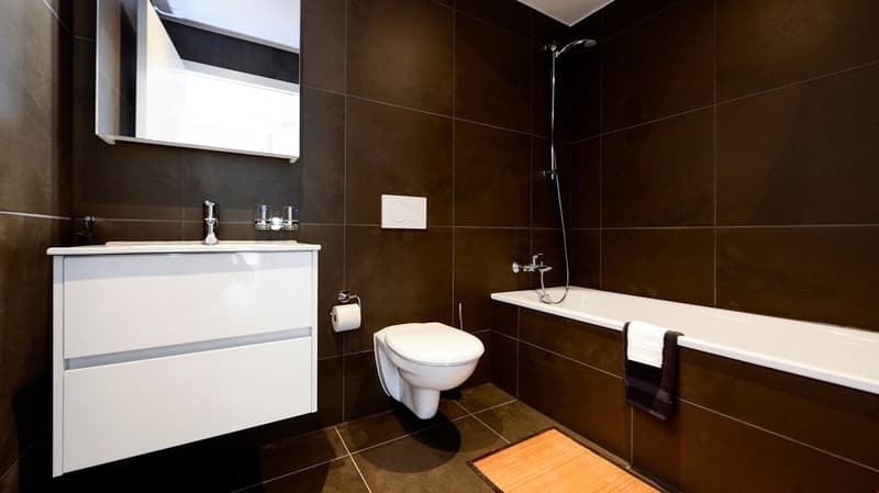GROSSZÜGIGE 4.5 ZIMMER-WOHNUNG IN WEIACH (8)