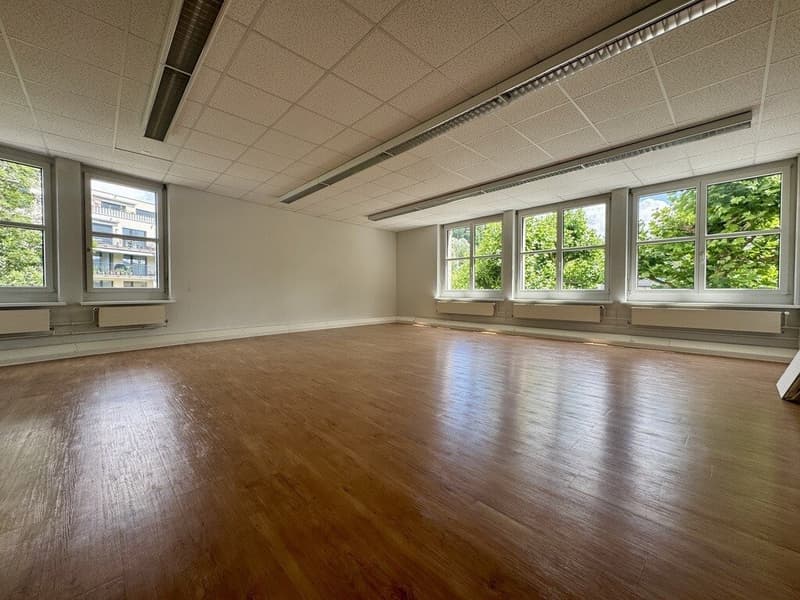 PLATZ FÜR IHRE GESCHÄFTSIDEE (5)