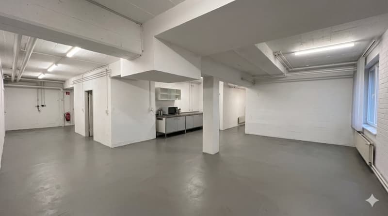 GEWERBERAUM AN ATTRAKTIVER LAGE ZU VERMIETEN (2)