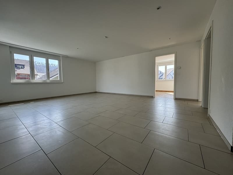 GEMÜTLICHE 4.5 ZIMMER-WOHNUNG IN BUBENDORF (3)