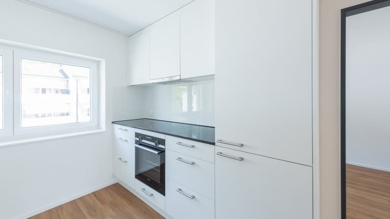 TOLLE ATTIKAWOHNUNG MIT GROSSEM BALKON ZU VERMIETEN (9)