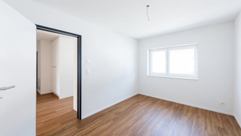 TOLLE ATTIKAWOHNUNG MIT GROSSEM BALKON ZU VERMIETEN (7)