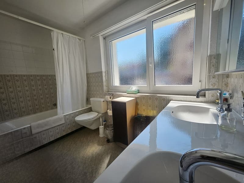 Helle 5-Zimmer-Wohnung mit Seeblick in Thalwil (9)