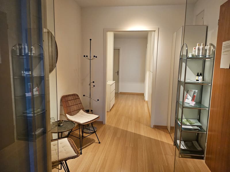 Helle 5-Zimmer-Wohnung mit Seeblick in Thalwil (7)