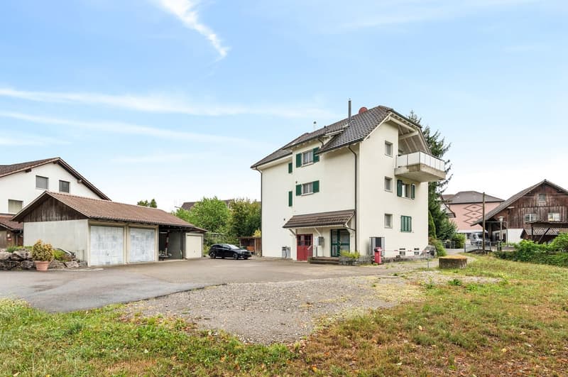 Charmante 4-Zimmer-Dachgeschosswohnung mit Balkon – ländliche Idylle, urbane Nähe (10)
