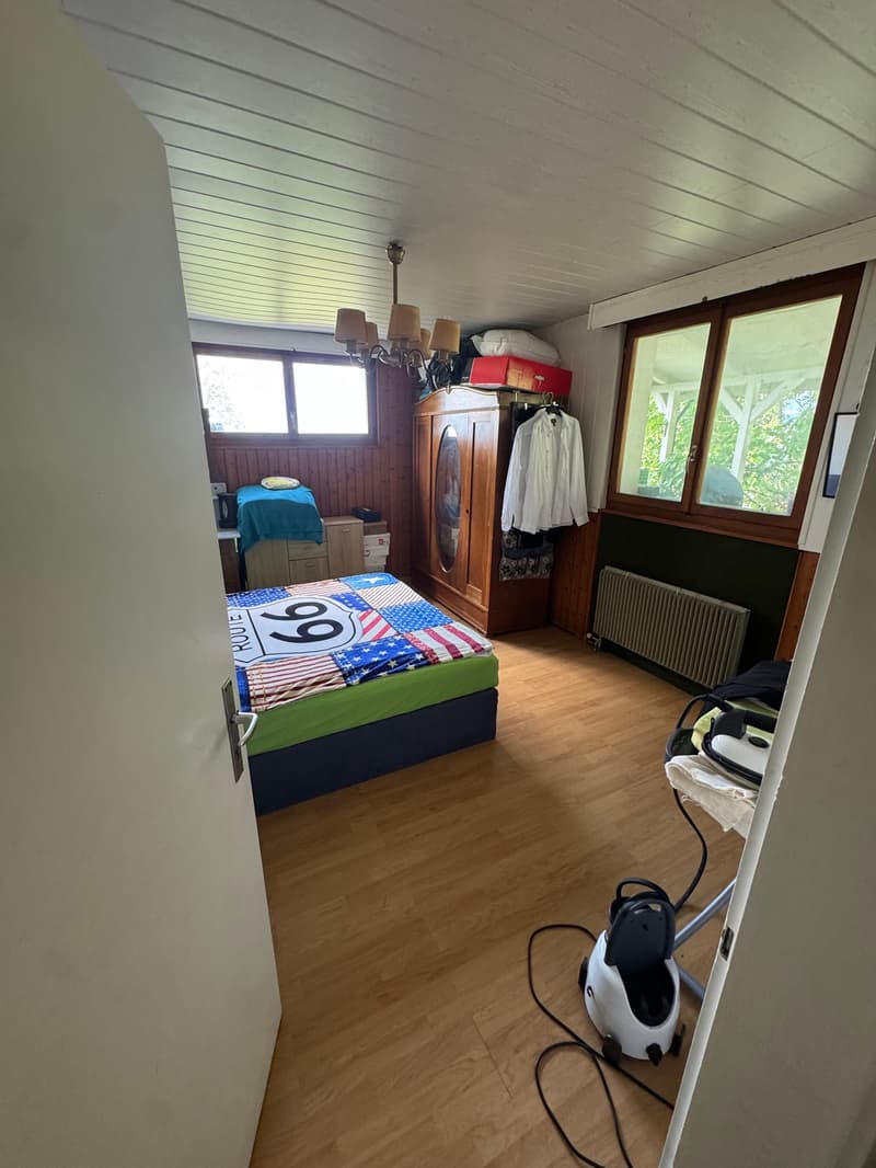 EN EXCLUSIVITÉ - Villa individuelle de 6 pièces à rénover, avec jardin et vue sur les montagnes (17)
