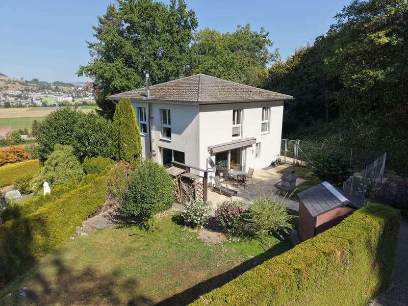 Gepflegtes Einfamilienhaus mit viel Platz und maximaler Privatsphäre (2)