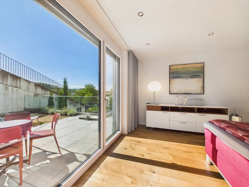 Exklusive 4.5-Zimmer-Wohnung mit grosszügiger Terrasse und Balkon (8)