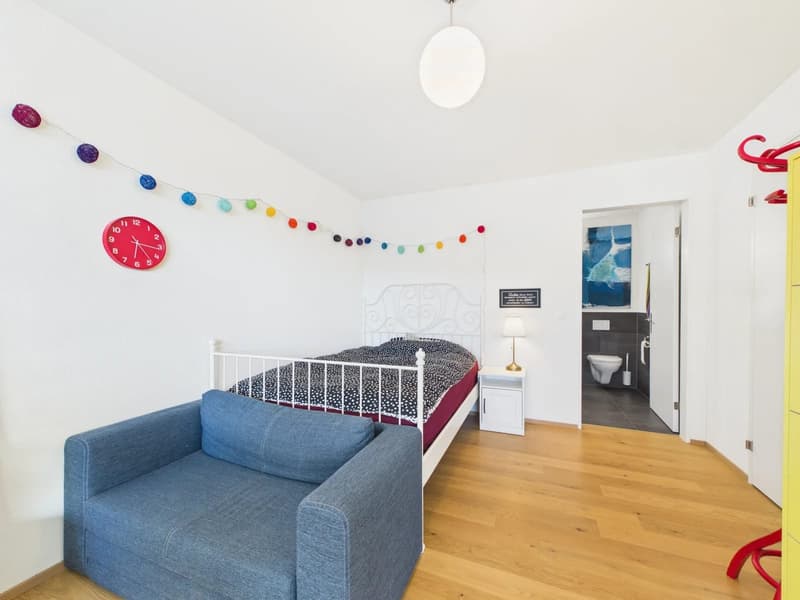 Hochwertige 2.5 Zimmer Wohnung mit grosszügigem Balkon (12)