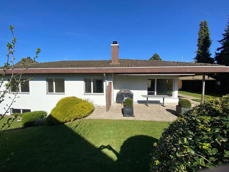 Exklusives 7.5-Zimmer-Haus mit grosser Gartenanlage und Doppelgarage (3)